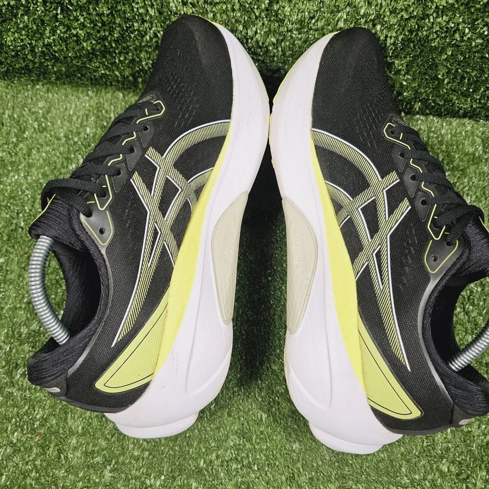 ASICS Gel-Kayano 30 Black Glow Yellow Athletic Running Sneakers Mens 9.5 Wide